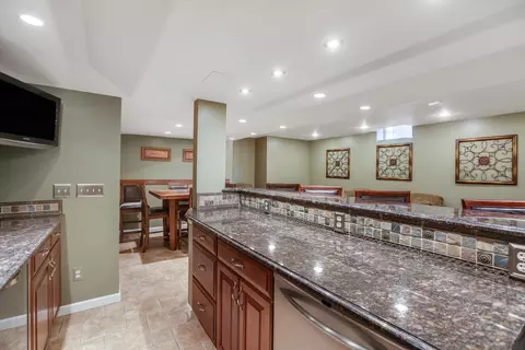 Kitchen - 2159 Applebrook Dr, Commerce Twp, MI 48382 photo 6 of 6