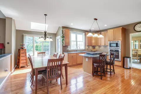 Kitchen - 2159 Applebrook Dr, Commerce Twp, MI 48382 photo 1 of 6