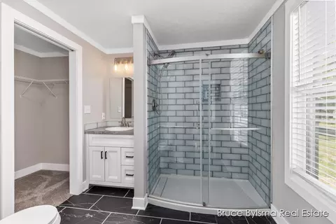 2374 Bauer Rd, Jenison, MI 49428 photo 12
