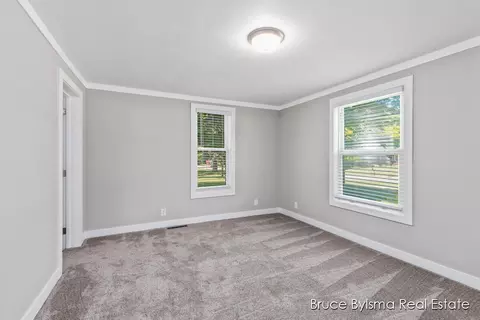2374 Bauer Rd, Jenison, MI 49428 photo 11