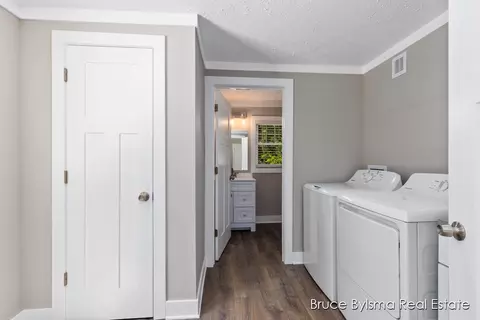 2374 Bauer Rd, Jenison, MI 49428 photo 13