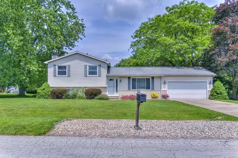 6542 Bluebird Ct, Jackson, MI 49201