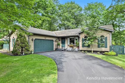 7220 River Ridge Rd, Canadian Lakes, MI 49346