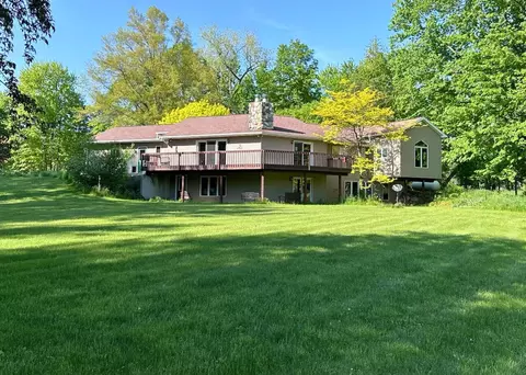 3888 Wisteria Ave, Fremont, MI 49412