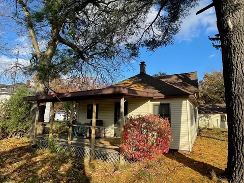 7670 S Michigan Ave, Rothbury, MI 49452