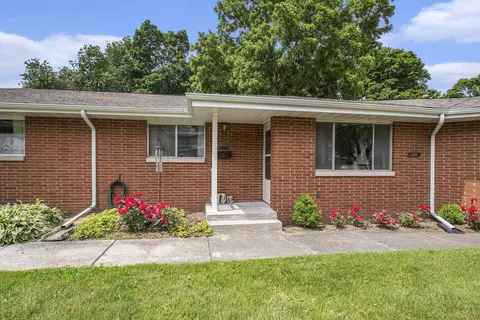 1328 Broadway St #D3, Niles, MI 49120