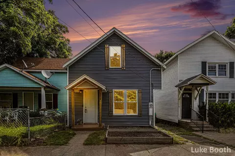 554 Pine Ave NW, Grand Rapids, MI 49504