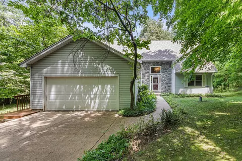 1725 Harrah Rd, Niles, MI 49120