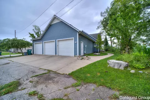 1102 Central Ave, North Muskegon, MI 49445