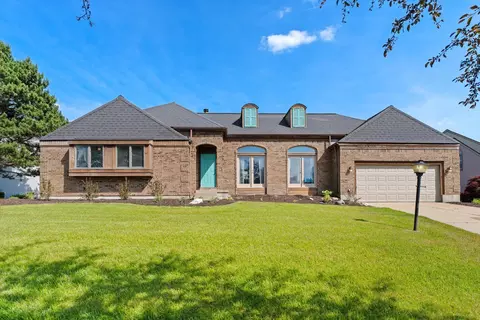 5518 Stowehill Dr SE, Kentwood, MI 49508