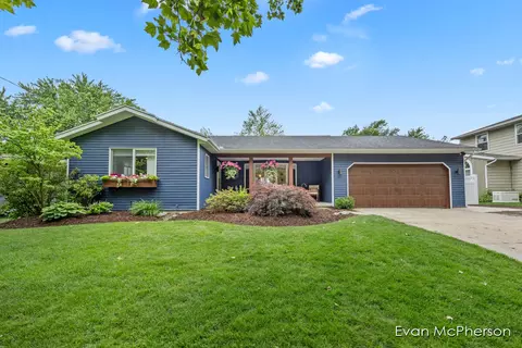 1805 Edgewood Ave SE, Grand Rapids, MI 49506