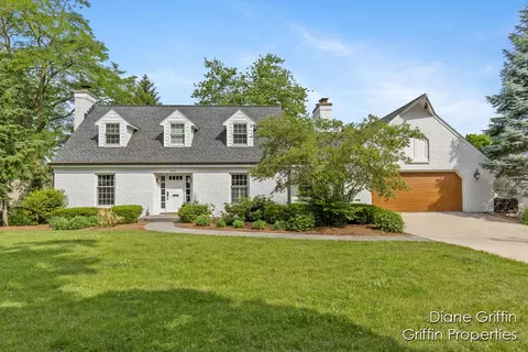 449 Edgemere Dr, East Grand Rapids, MI 49506