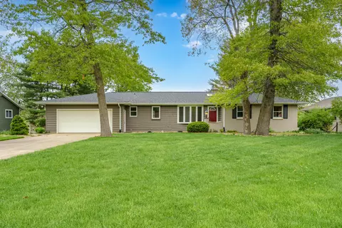 9634 Oakview Dr, Portage, MI 49024