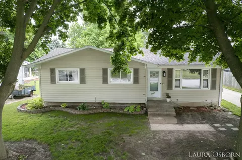 3100 27th St SW, Grandville, MI 49418