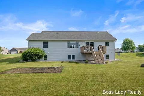 1824 Railside Ct, Dorr, MI 49323 photo 4