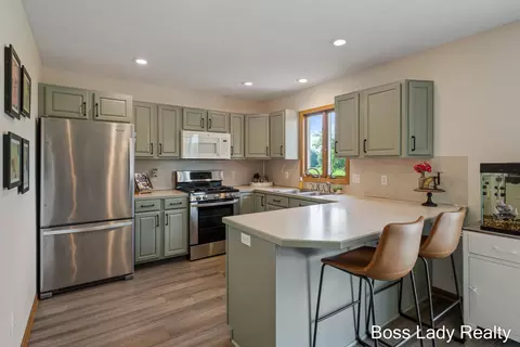 1824 Railside Ct, Dorr, MI 49323 photo 12