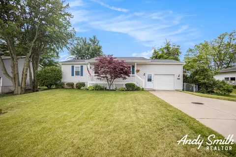 13788 Quincy St, Holland, MI 49424