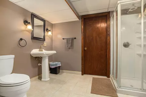 605 N Drive Dr E, Marshall, MI 49068 photo 17