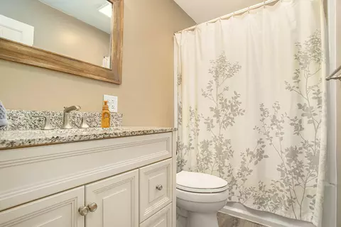 605 N Drive Dr E, Marshall, MI 49068 photo 12