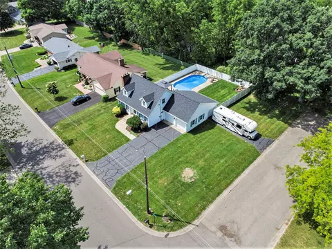 605 N Drive Dr E, Marshall, MI 49068 photo 23