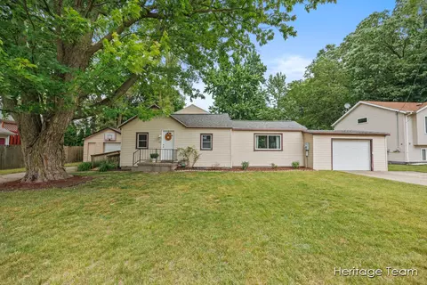 321 58th St SE, Grand Rapids, MI 49548