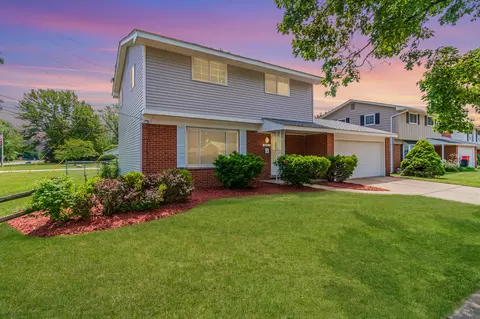 36311 Grandon St, Livonia, MI 48150