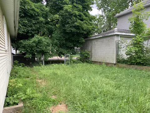 313 Comstock St, Adrian, MI 49221 photo 7