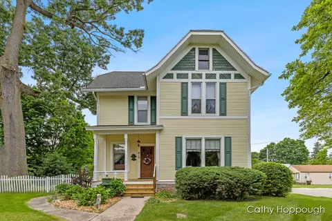 419 Union St, Ionia, MI 48846