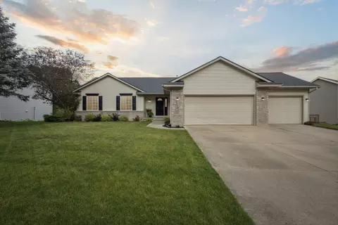 628 Hickory Dr, Wayland, MI 49348