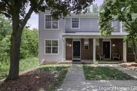 3918 Courtyard Pl SE #13, Grand Rapids, MI 49546