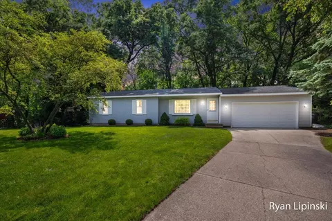 1870 Junewood Ct SE, Lowell, MI 49331 photo 2
