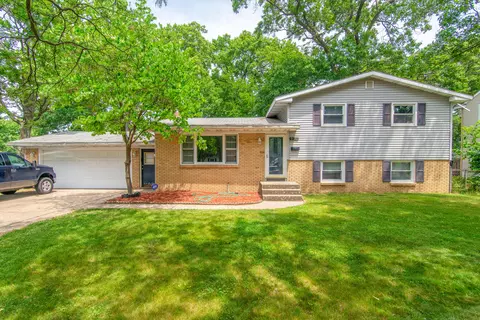 957 42nd St SW, Wyoming, MI 49509