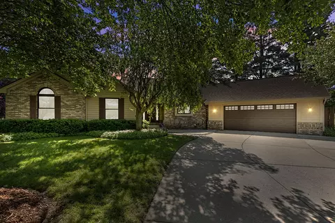 4421 Hidden Lake Ct, Hudsonville, MI 49426