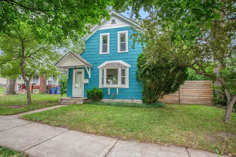 1101 Oakdale St SE, Grand Rapids, MI 49507