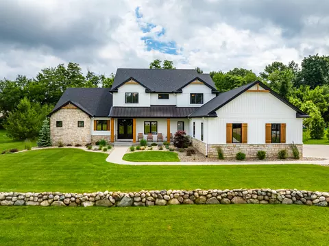 32075 Hidden Hills Dr, Niles, MI 49120