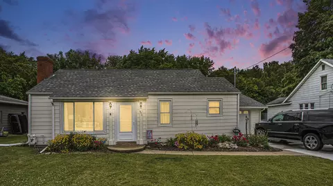 446 W Burr Oak St, Centreville, MI 49032