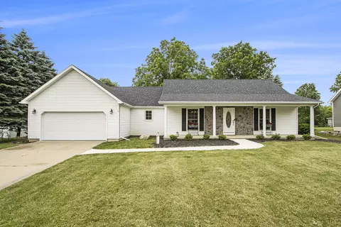 100 Kristin Dr, Marshall, MI 49068
