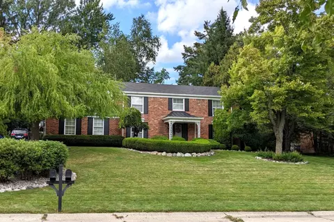 5104 Mohr Valley Ln, Bloomfield Hills, MI 48304
