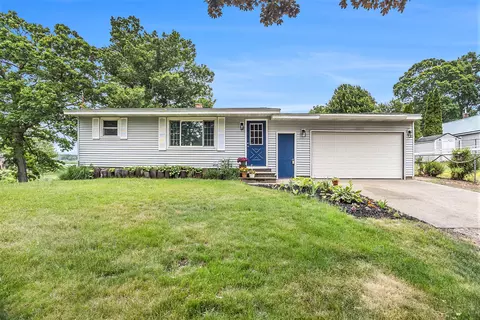 14770 152nd Ave, Grand Haven, MI 49417