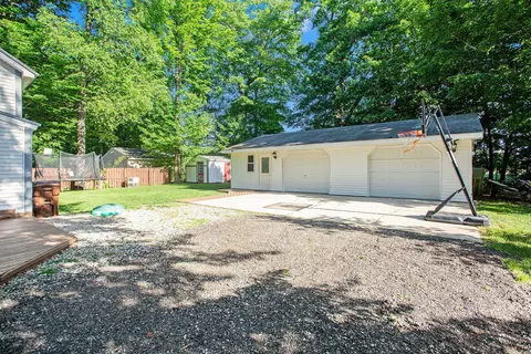 4144 E Shore Dr, Stanton, MI 48888 photo 6