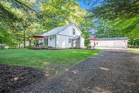 4144 E Shore Dr, Stanton, MI 48888 photo 2