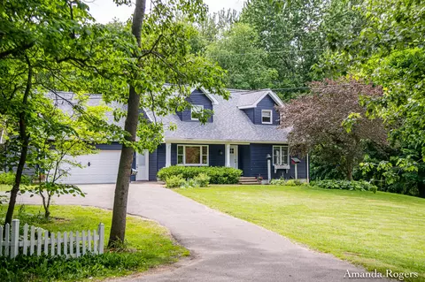 5875 Gavin Lake Ave NE, Rockford, MI 49341