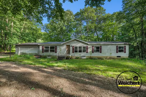 3332 Grant St, Allegan, MI 49010