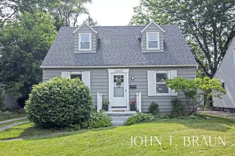1045 Diamond Ave NE, Grand Rapids, MI 49503