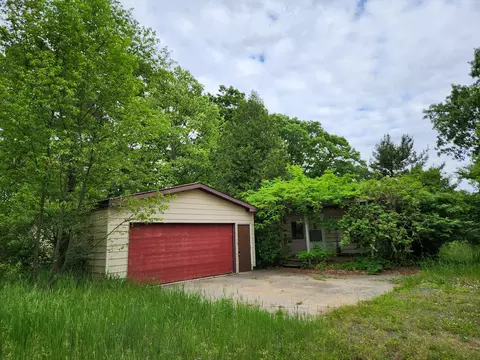 78 W Shelby Rd, Shelby, MI 49455