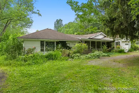 13799 8th Ave, Marne, MI 49435