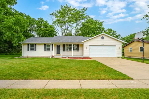 5716 Grand Traverse Ln, Portage, MI 49002