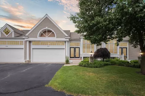 2525 Forest Bluff Dr SE, Grand Rapids, MI 49546