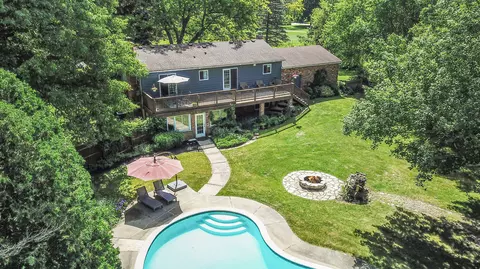 6330 Meyer Ave, Brighton, MI 48116