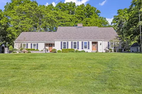1754 Sevenoaks Dr, Jackson, MI 49203